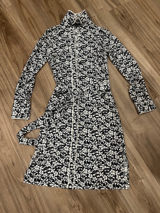 Brooks Brothers Dresses & Skirts - Brooks Brothers Black & White Floral Long-Sleeve Shirt Dress